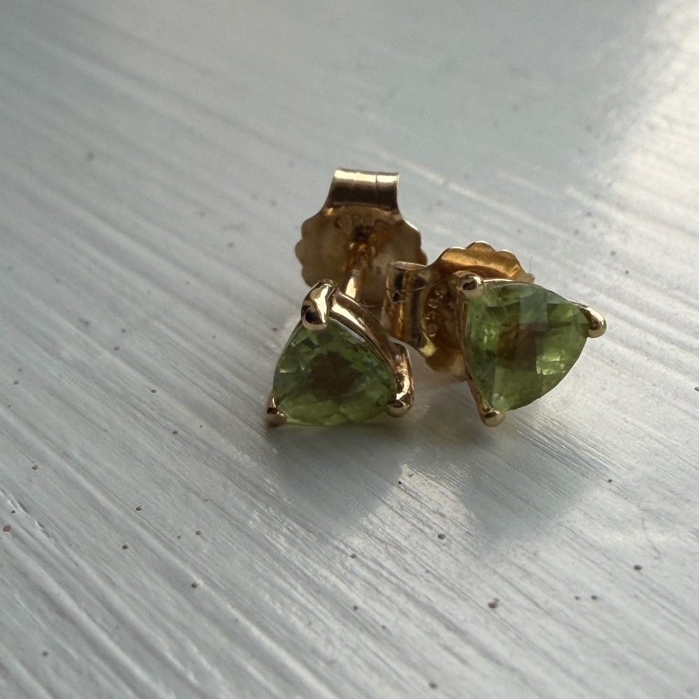 14k Gold Peridot Trillion Cut Stud Earrings - Women Jewelry